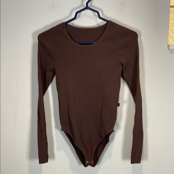 lululemon athletica Brown Long Sleeve Bodysuit - Picture 1 of 6